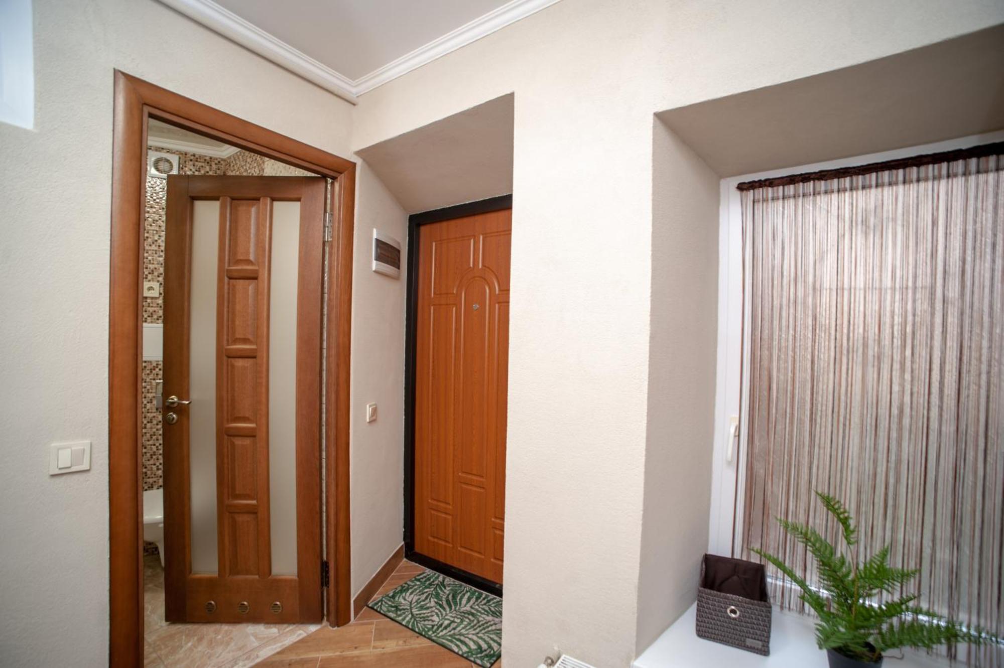 Romantic Suite, 3mins To Rynok Square Apartment *